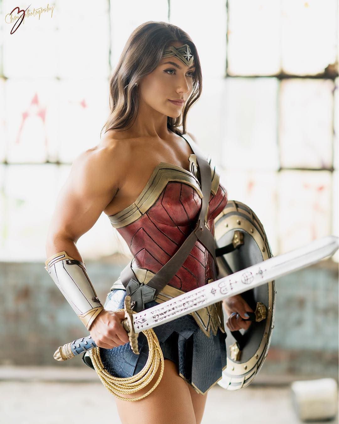 wonder-woman-cosplay-01.jpg