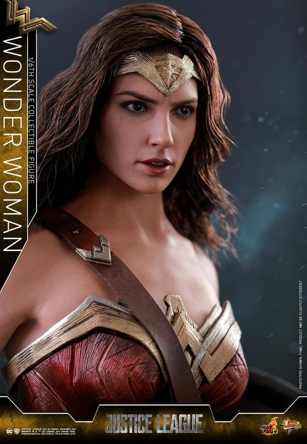 Wonder-Woman-Justice-League-Hot-Toy-2.jpg