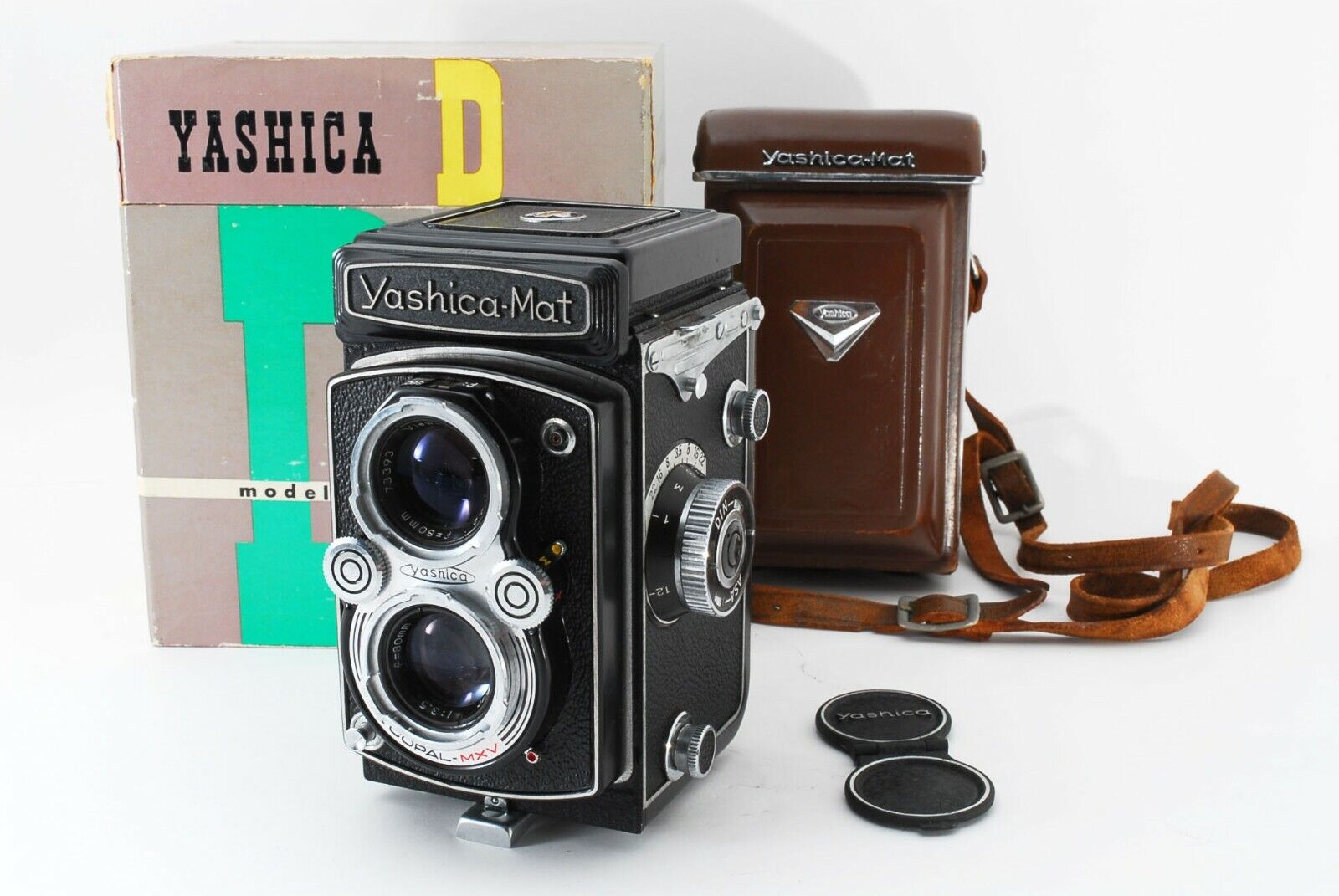 Yashica D-Yashica-Mat-TLR-Film-Camera-80mm-f35-Lumaxar.jpg