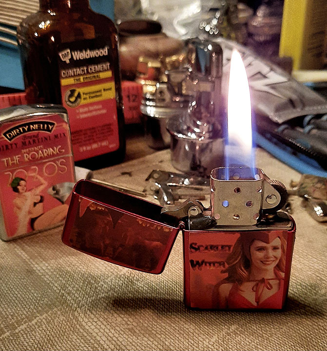 Zippo Scarlet Witch 03 Lit.jpg