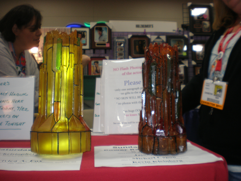 2 zpms, taken at 2011 SDCC, mine I got from Lord Trael on scifihero.net, real screen used (RDA dropped and no longer lights)  Theirs was on sale for $