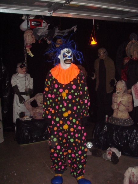 A much better clown getup. I scared more than my fair share of people that Halloween.