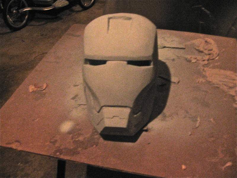 ...after fiberglass, bondo, a rough 80 grit sanding and a light coat of primer (sorry for the quality...pics taken at night)