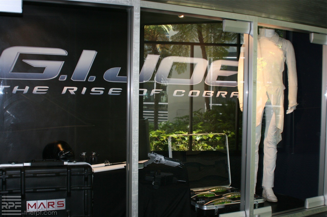 Arclight-Cinema-Display-01