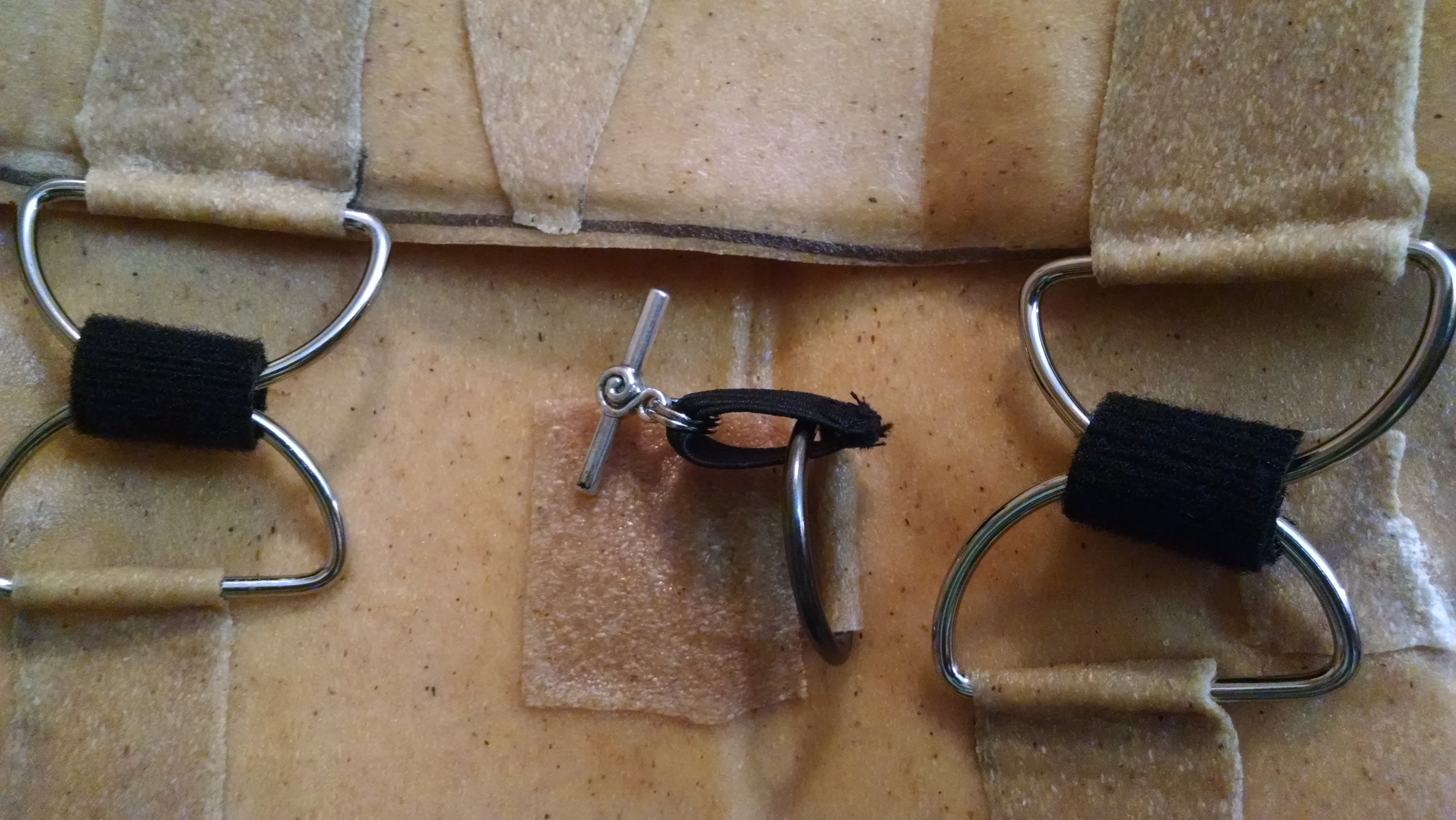 Attachments inside the tasset.