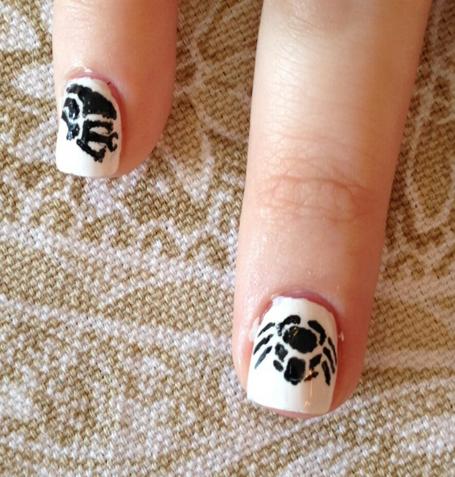 AVP nail art