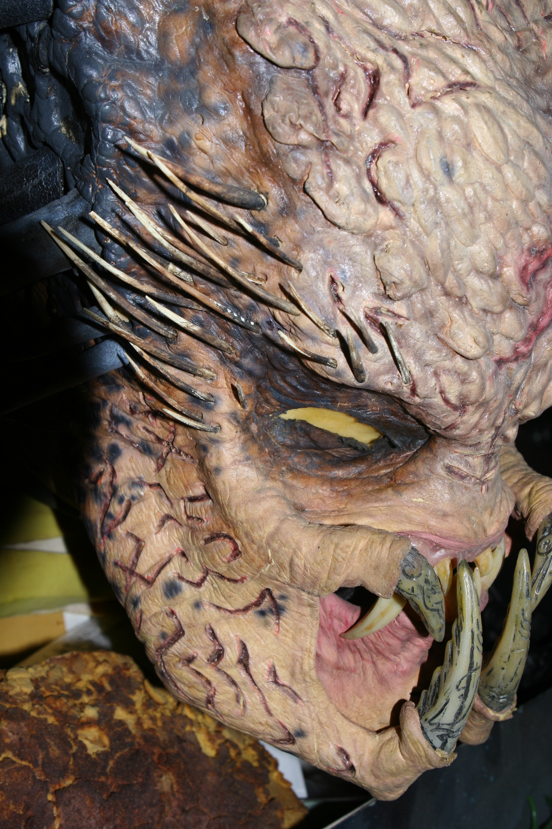 AVP Predator Elder Mask 1