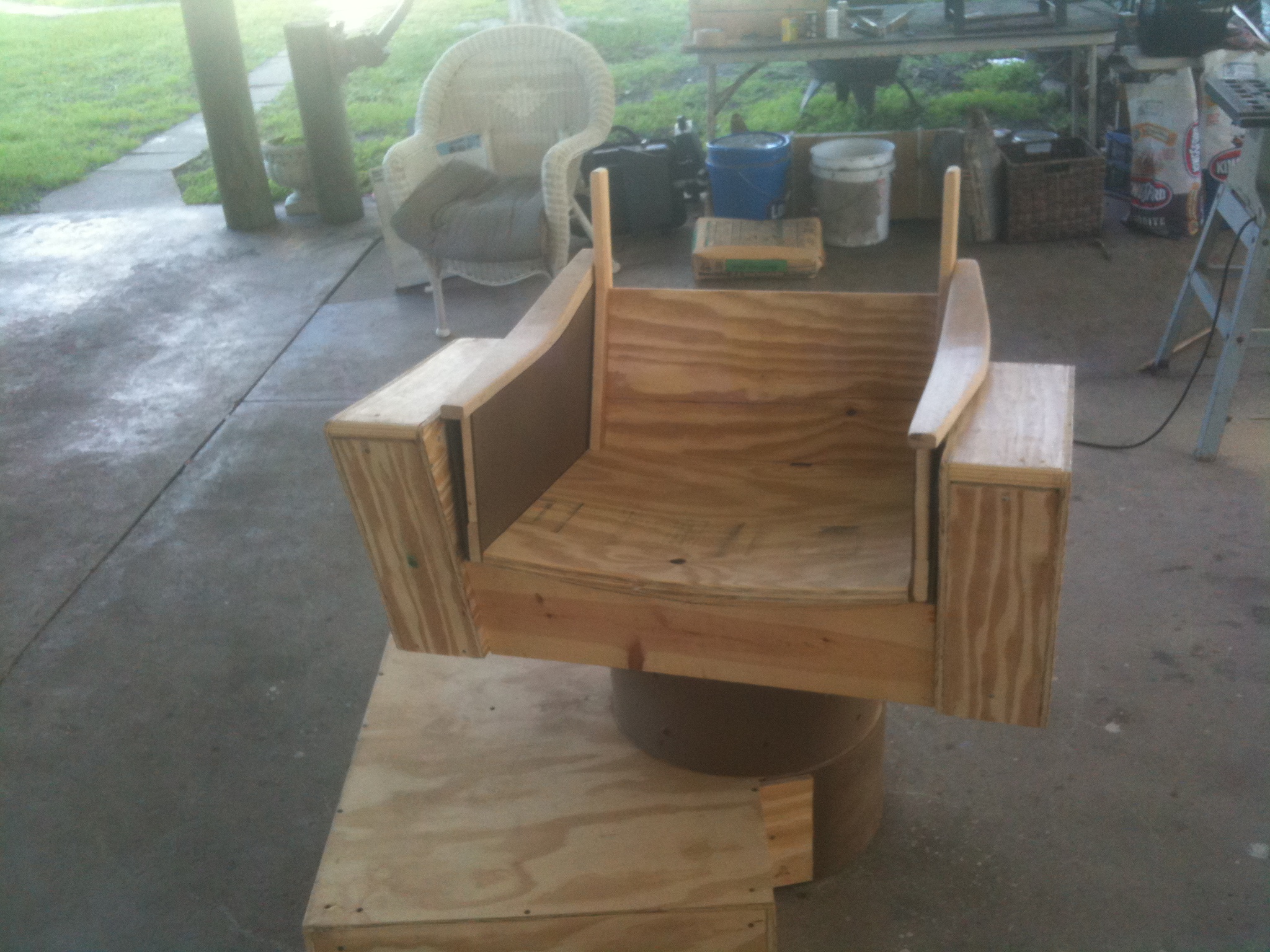 captain chair build 008