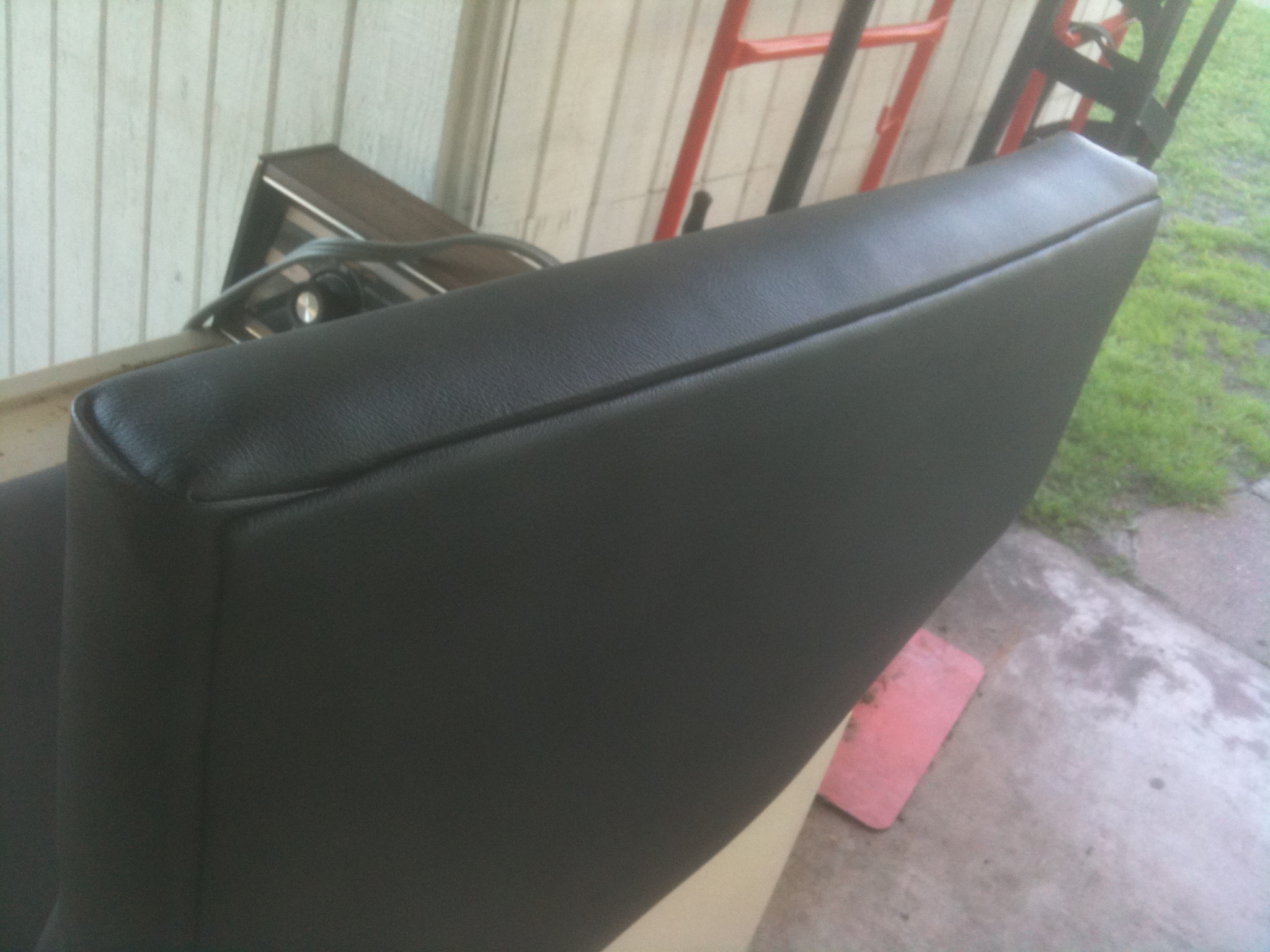 captain chair build 010
