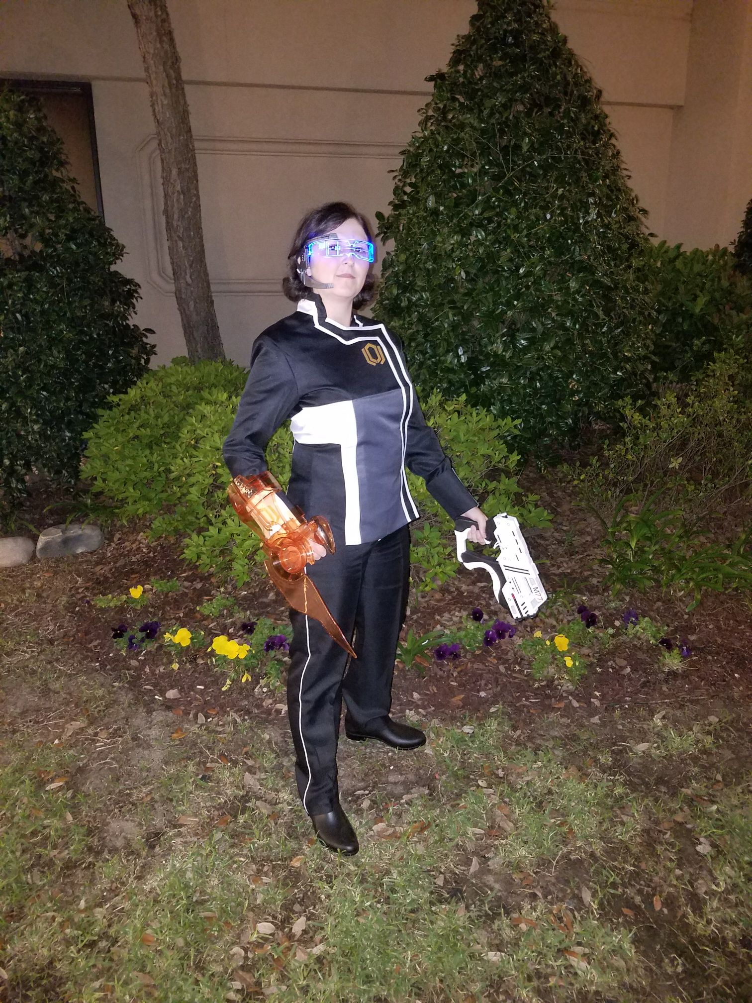 Cerberus officer uniform w/Omni-blade and M-77 Paladin heavy pistol, LouisiAnime 2017