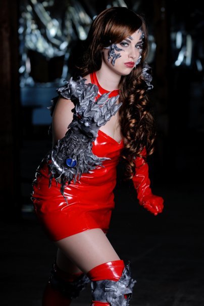 Character: Sara Pezzini
Series: Witchblade
Makeup: Katie Ballard
Photos: Scott Miron

Costume Writeup: http://www.meagan-marie.com/cosplay-featur