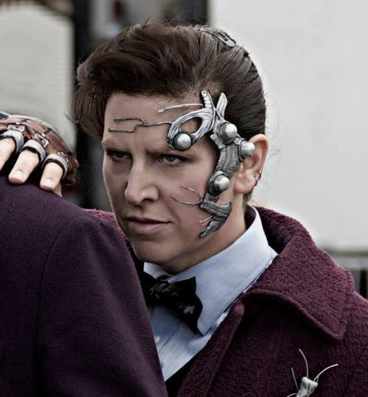 Close up. FINALLY have a close up of my costume.