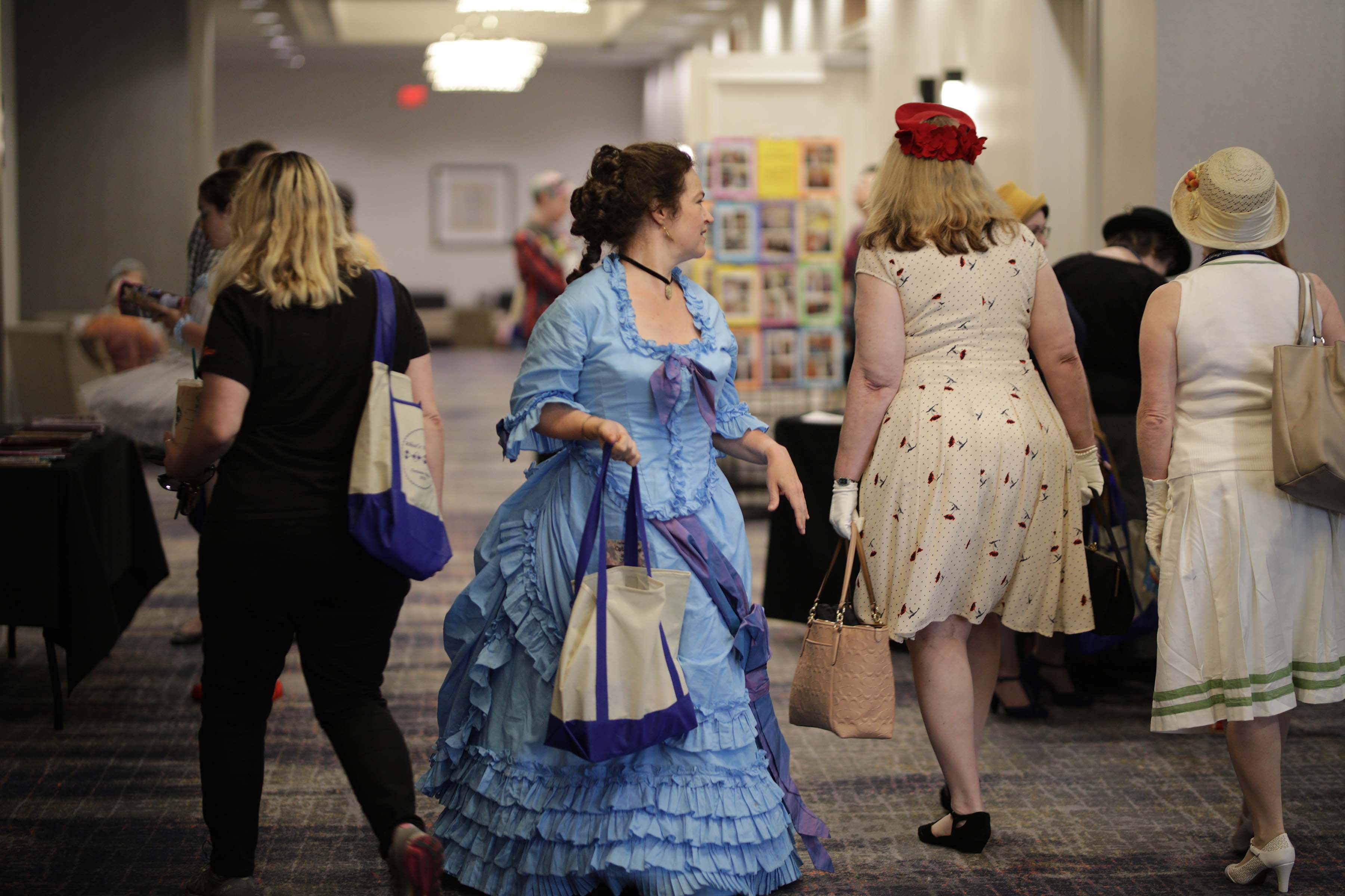 Costume College 2019 - 07.26 - 2 - Hallway 038.jpg