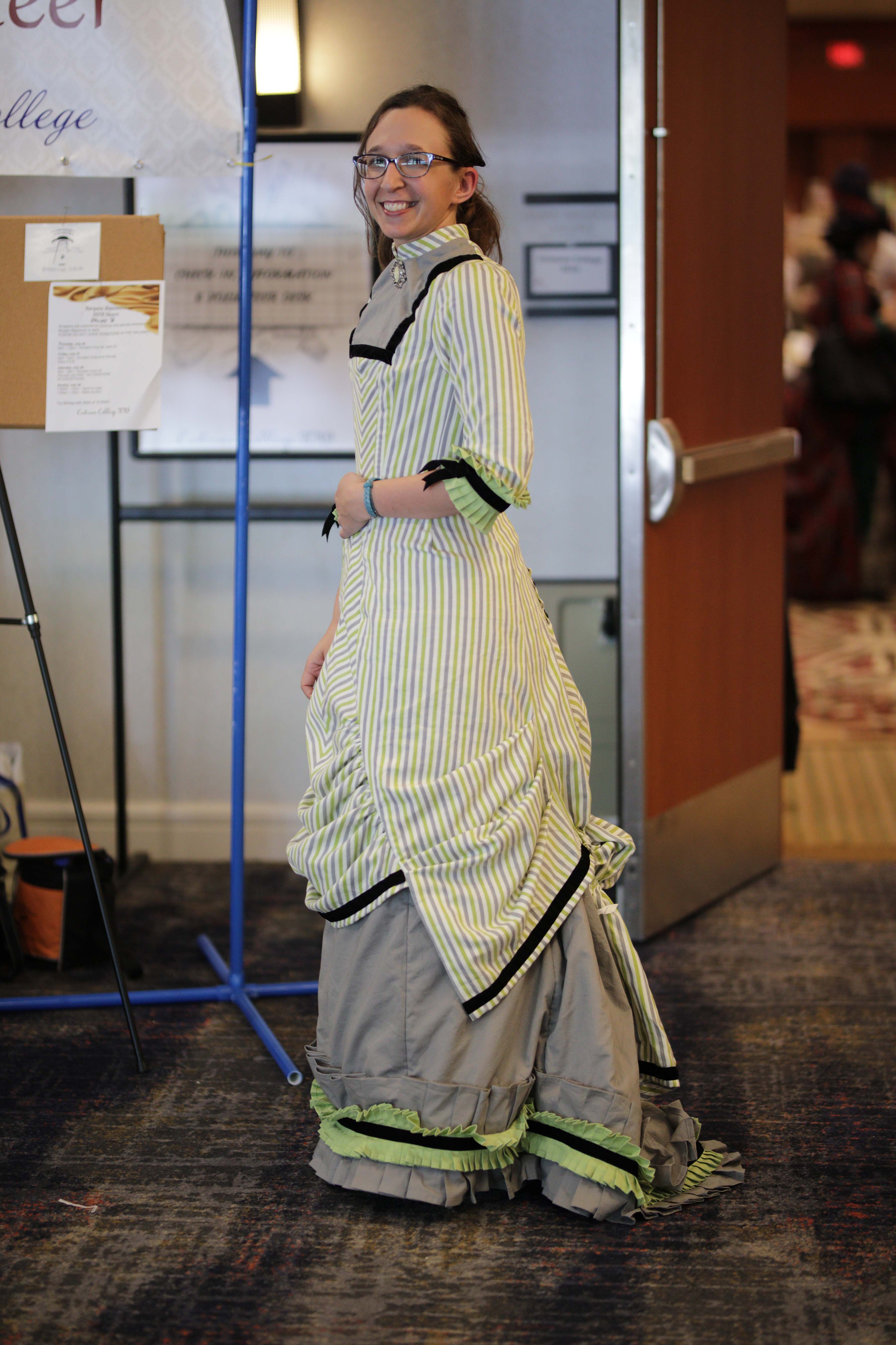 Costume College 2019 - 07.28 - 4 - Hallway 035.jpg