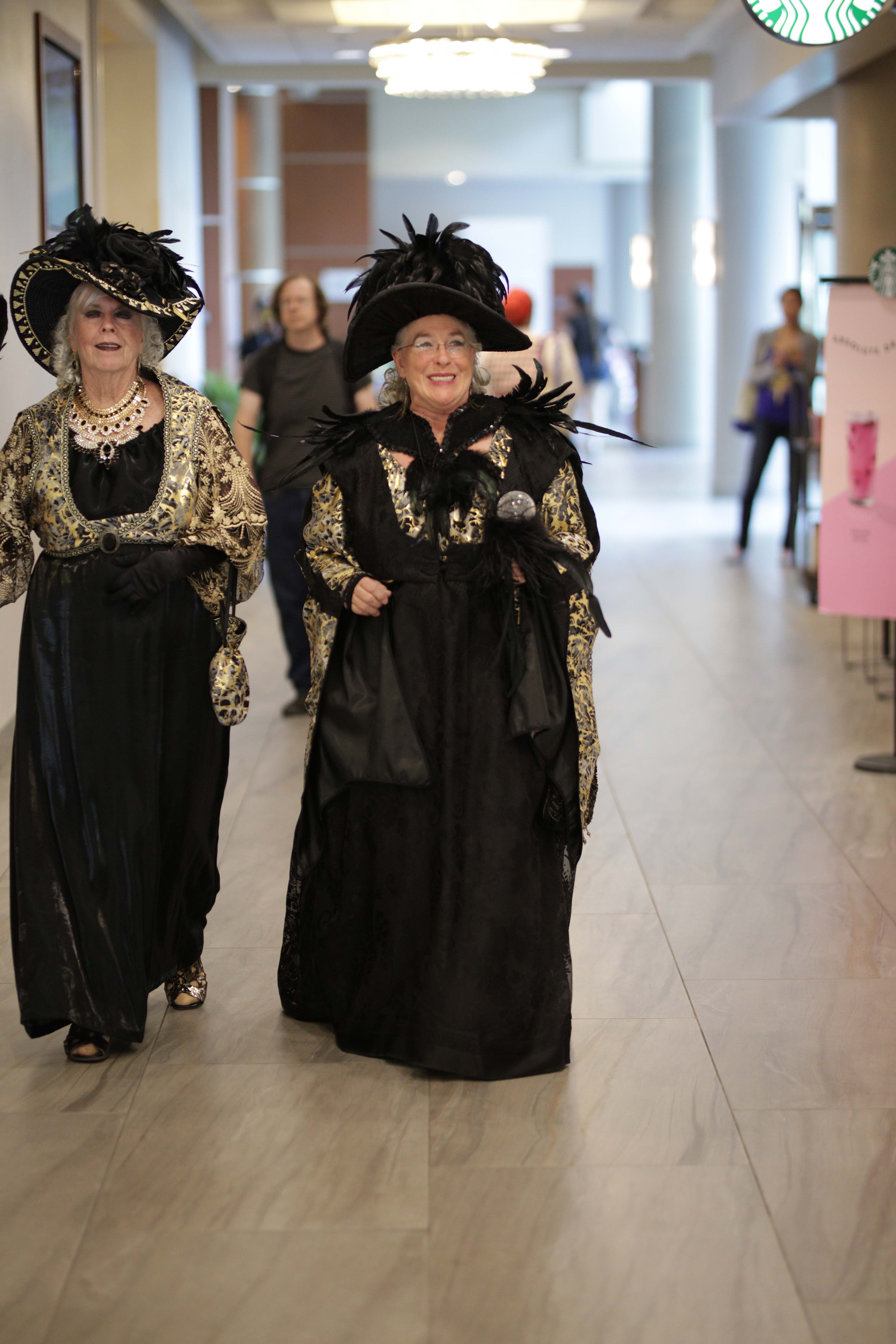 Costume College 2019 - 07.28 - 4 - Hallway 040.jpg