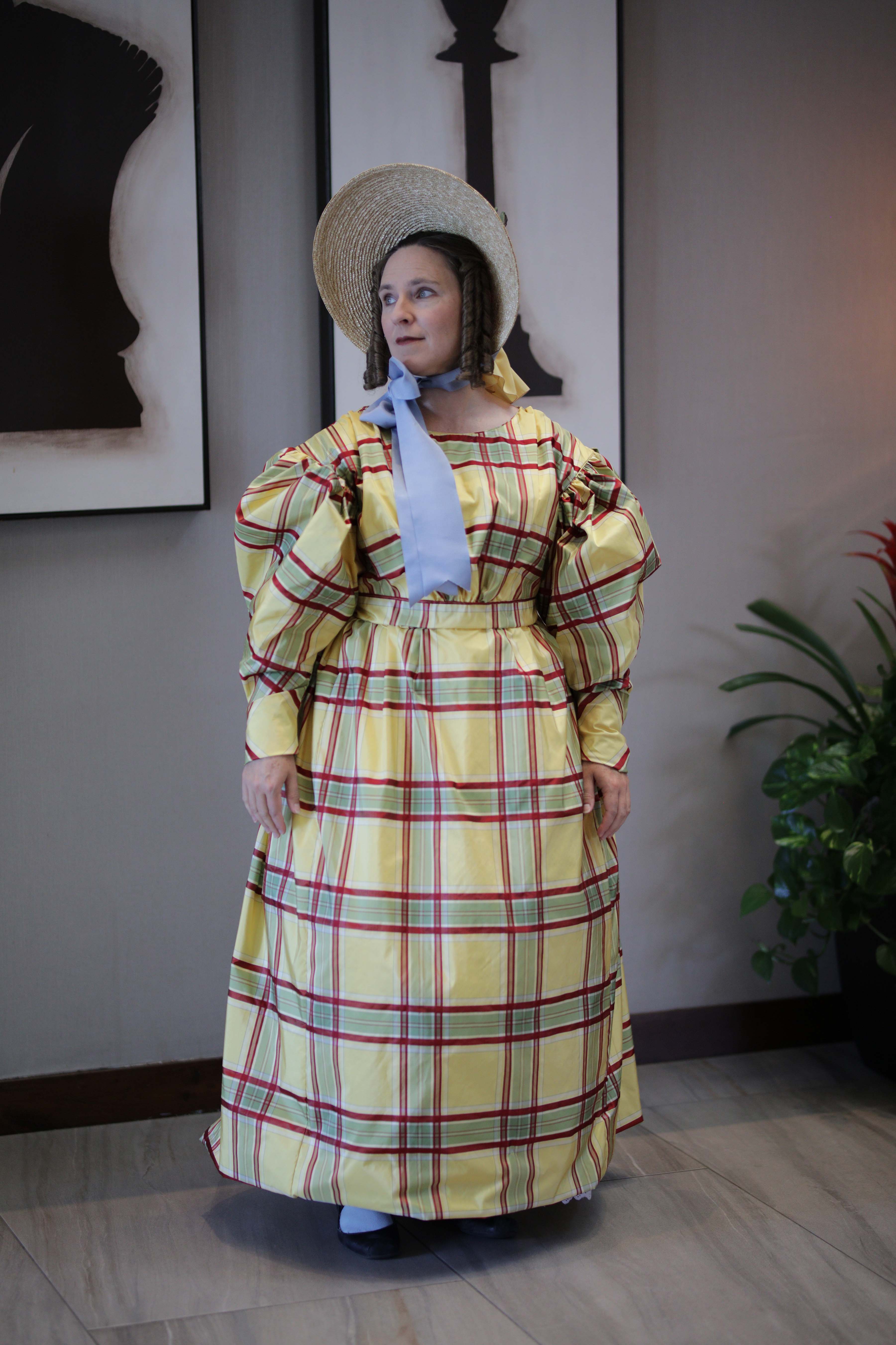 Costume College 2019 - 07.28 - 4 - Hallway 068.jpg