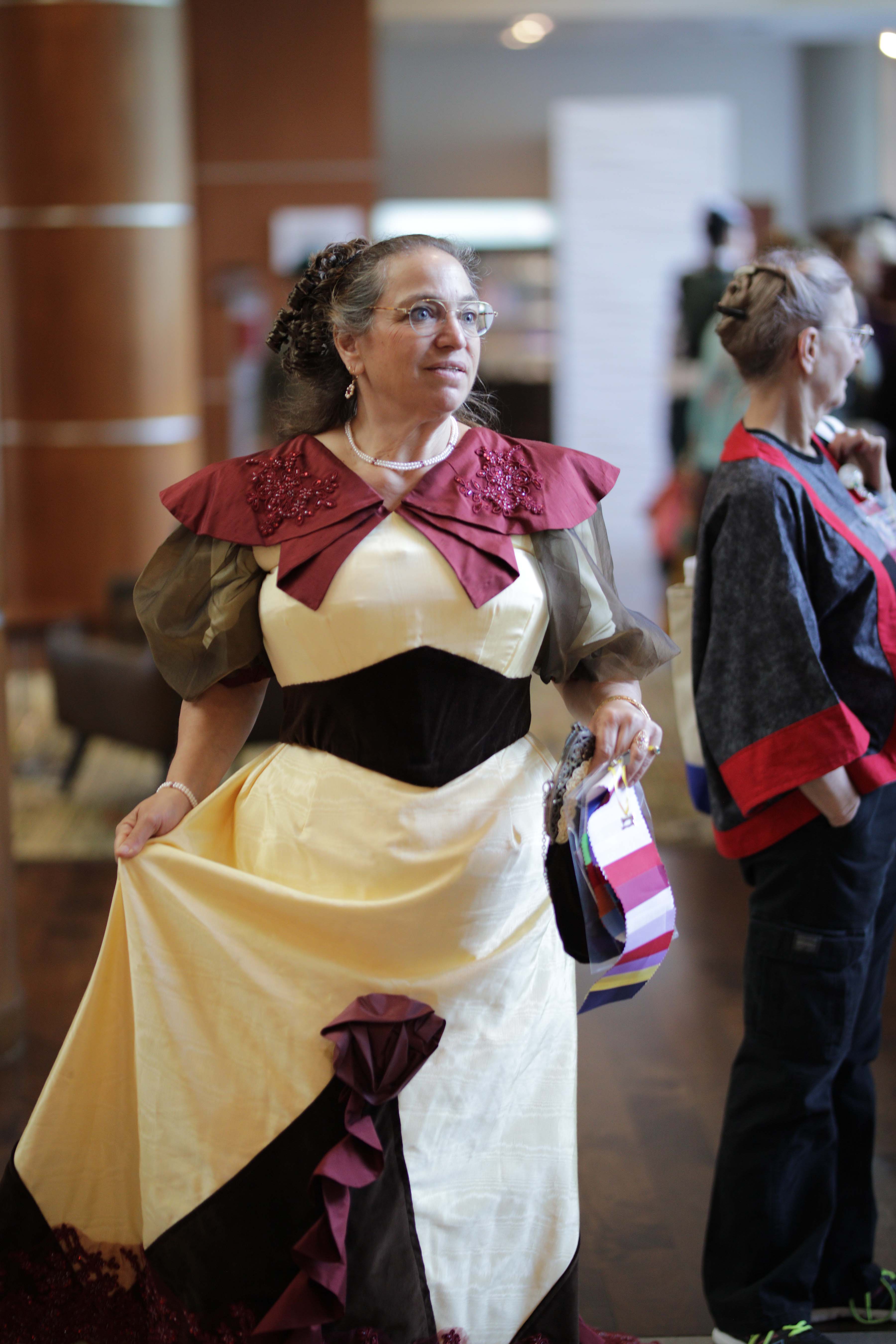 Costume College 2019 - 07.28 - 4 - Hallway 096.jpg
