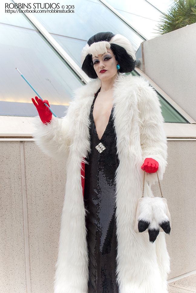 Cruella de Vil - Disney Villains Designer doll version