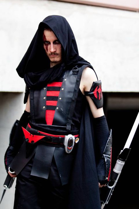 Dark Wing
http://www.cosplayquest.fr/cosplay_star_wars.htm