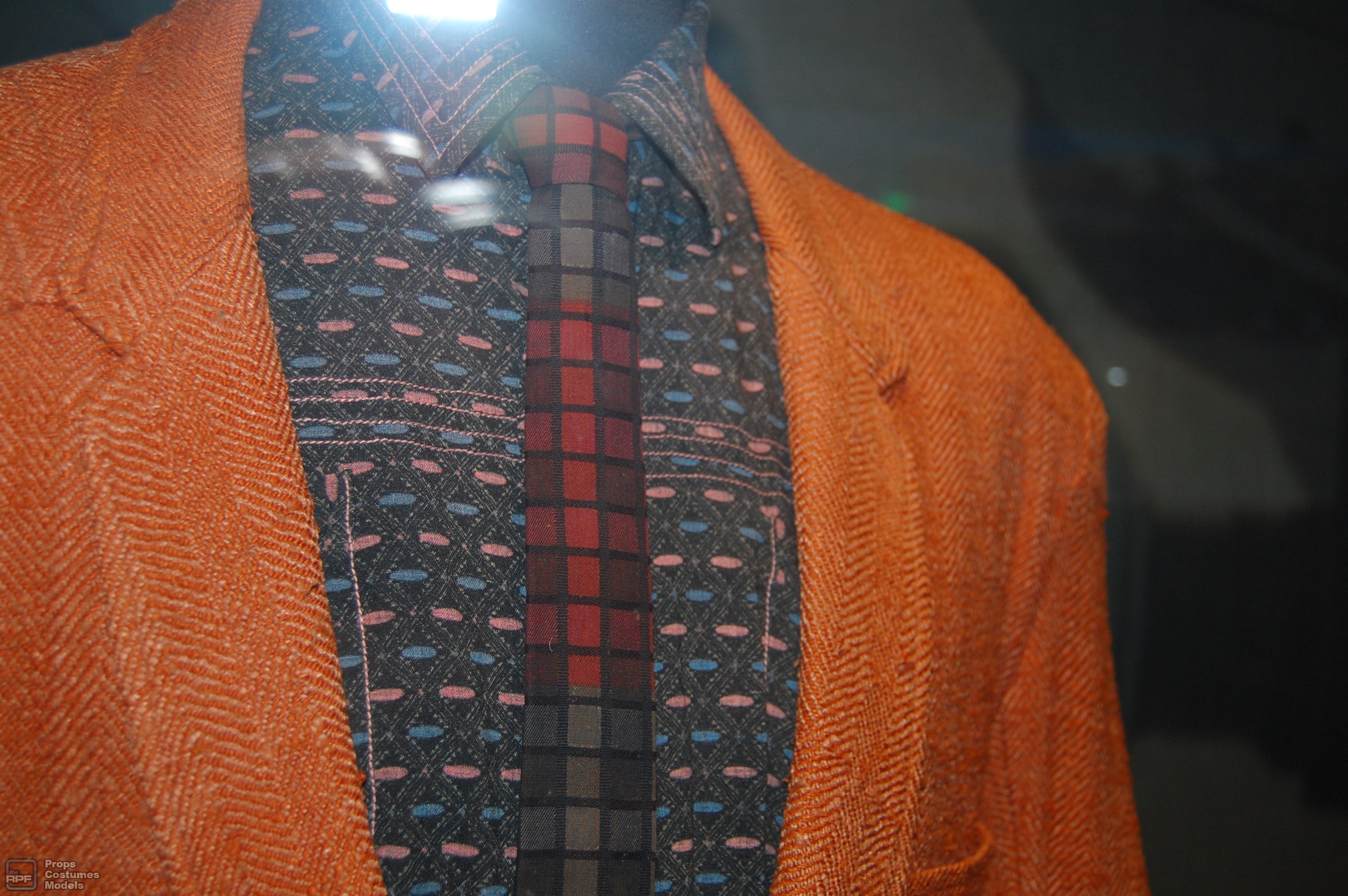 deckard's costume,shirt and tie