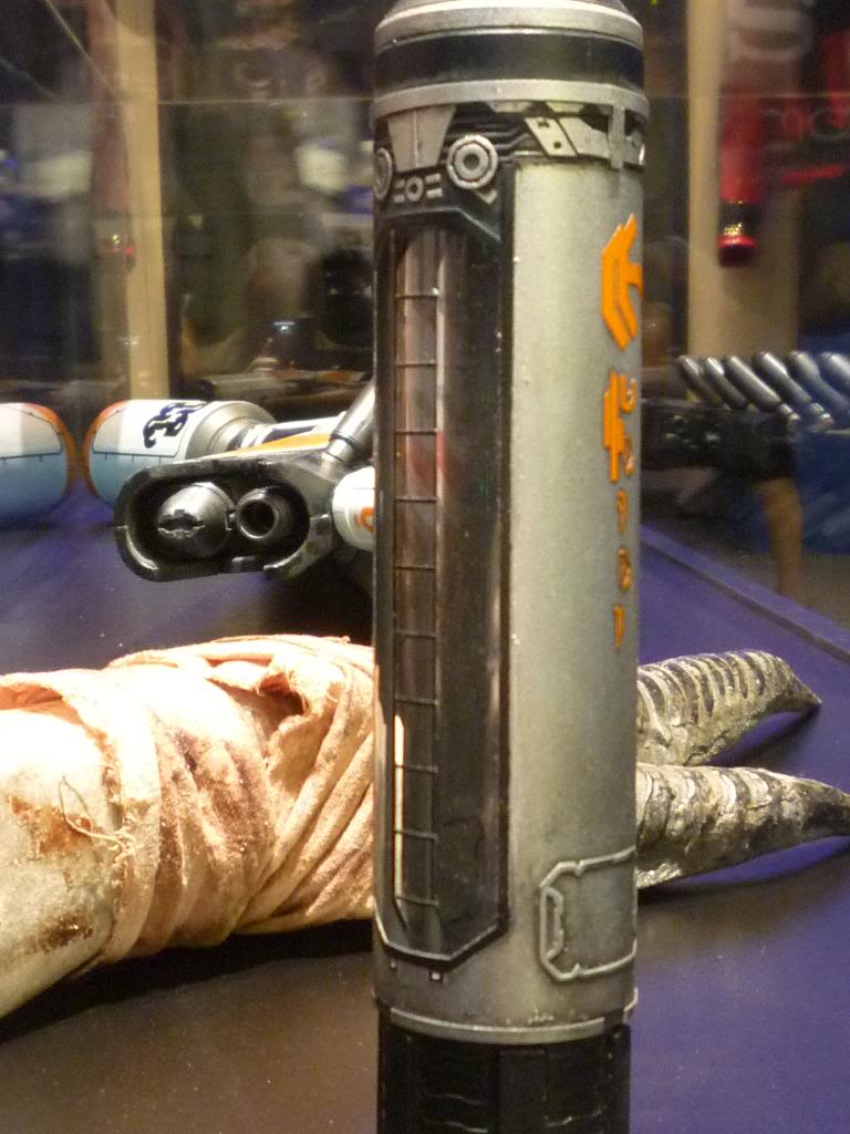 District9cannistersidewindow.jpg