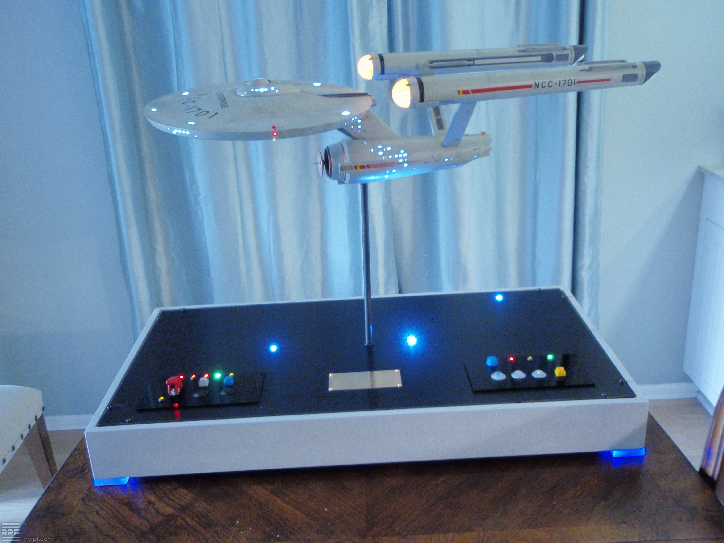 Enterprise NCC-1701 with laser