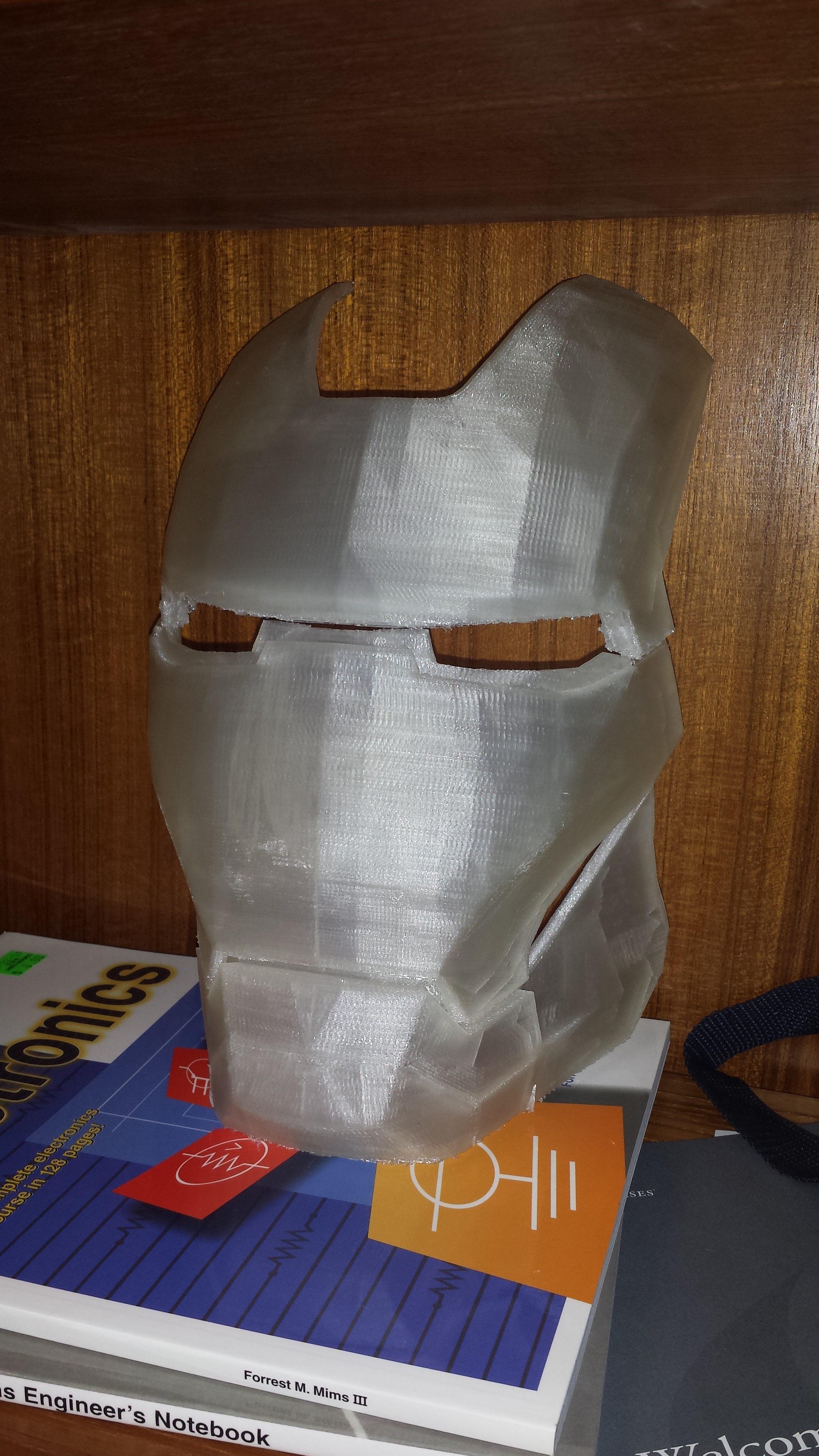 Experiment in 3D printing a Mk VII Helmet.  I used Omarbou's Mk VII helmet, modified by me to be 3D printable.   Printed in PLA plastic.