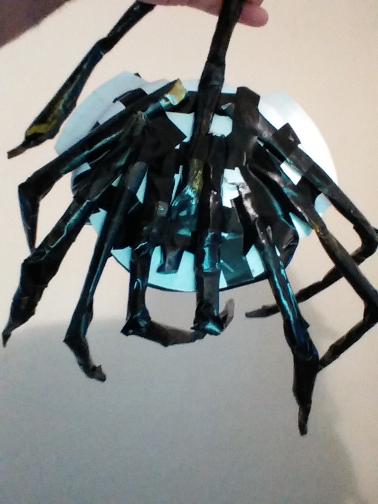 Face-hugger prop skeleton
