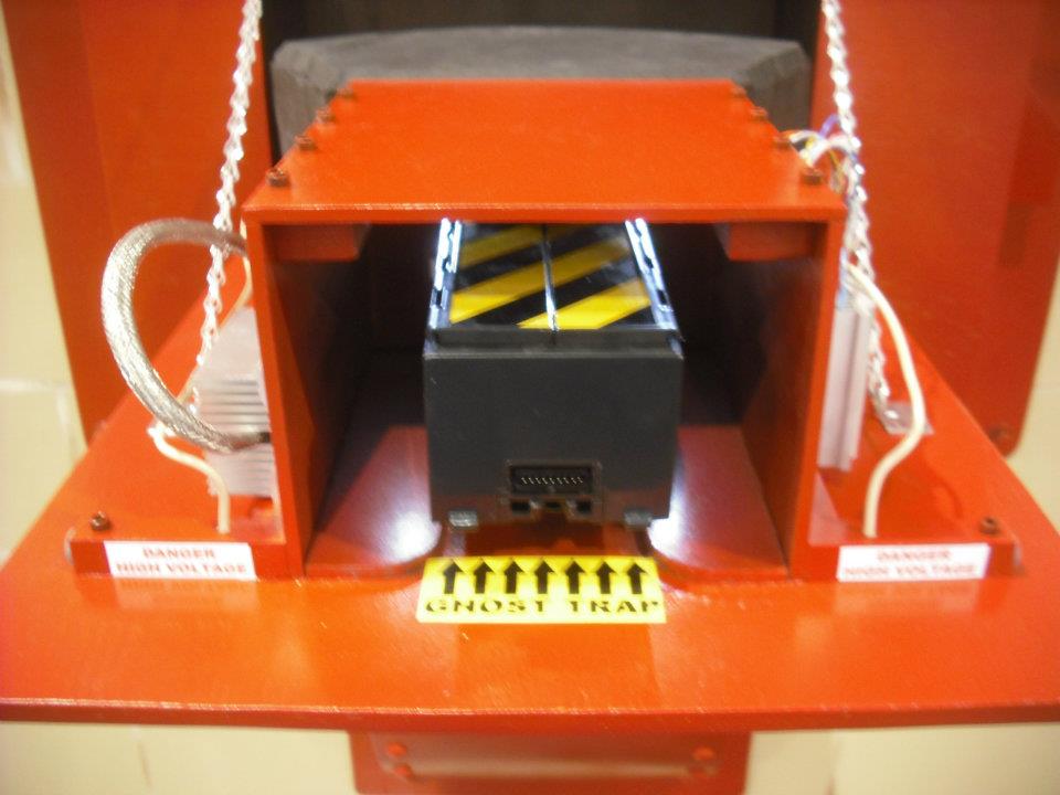 Full-size Ecto Containment Unit was built to capture the cartridge of the Matty Collector Ghost Trap.