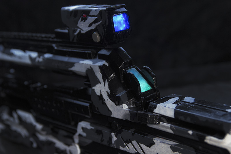 Halo 4 BR85HB-SR - Gamestop Exclusive Arctic Camo Scheme with visible illuminations