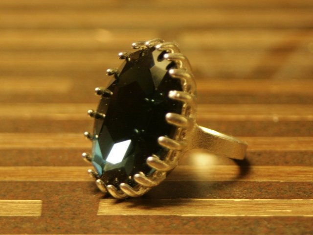 hartnellRing2