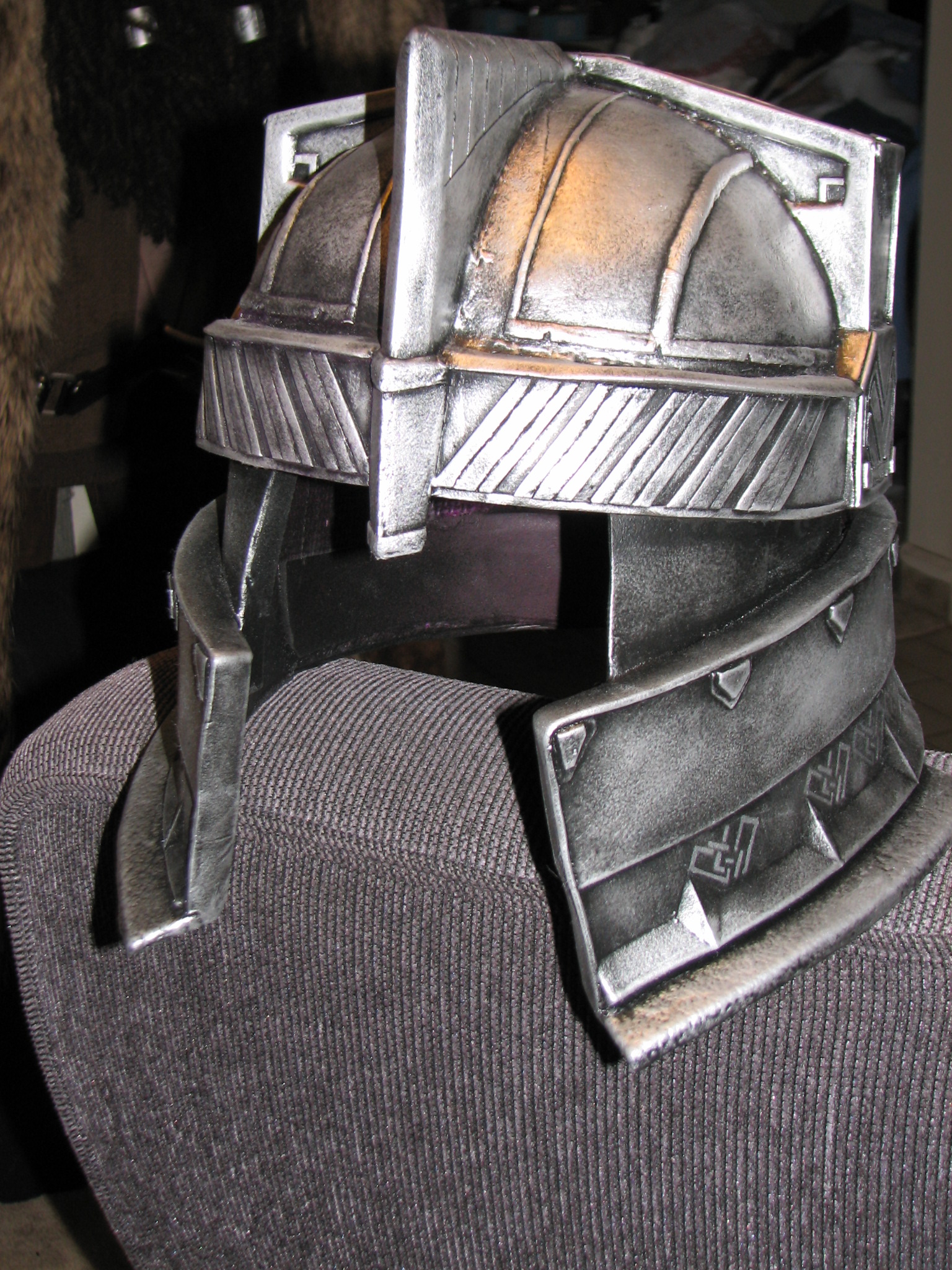 Helm2740