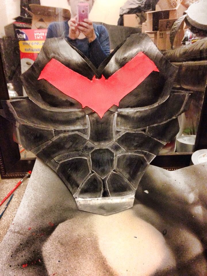 Here is a final image showing the detail painting for my red hood front Armor