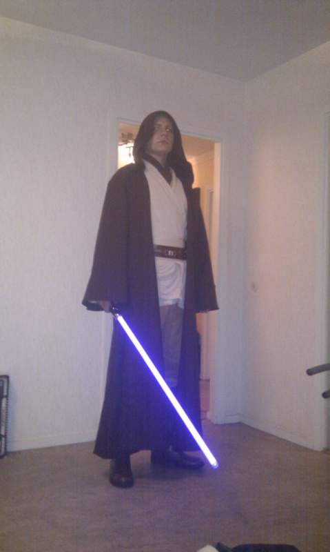 Jedi outfit (bought from thorneyboy)with my mace windu fx.