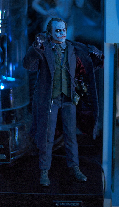 Joker 1/6 Scale Figure (by Hot Toys)