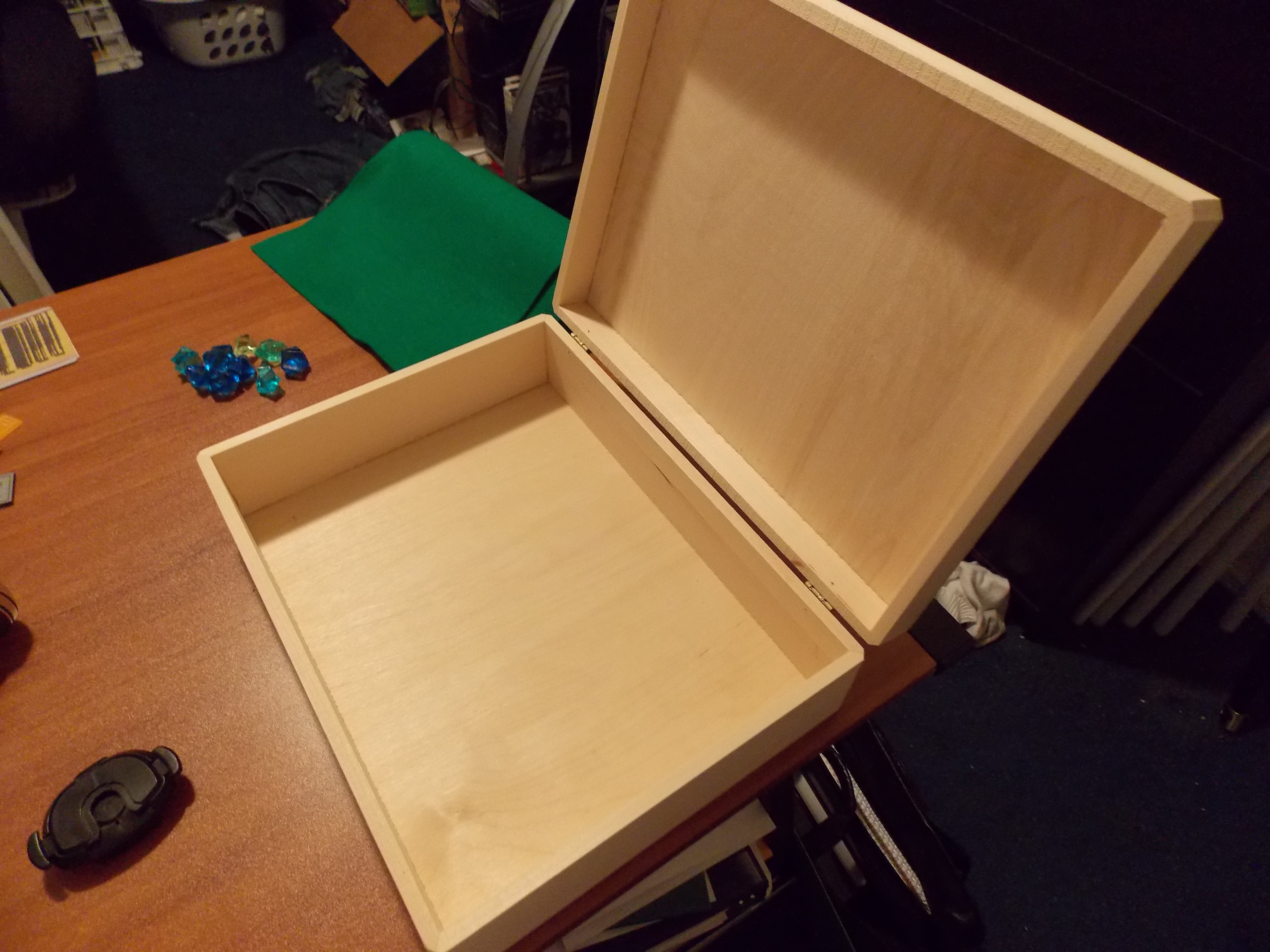 Lightsaber box 006.JPG