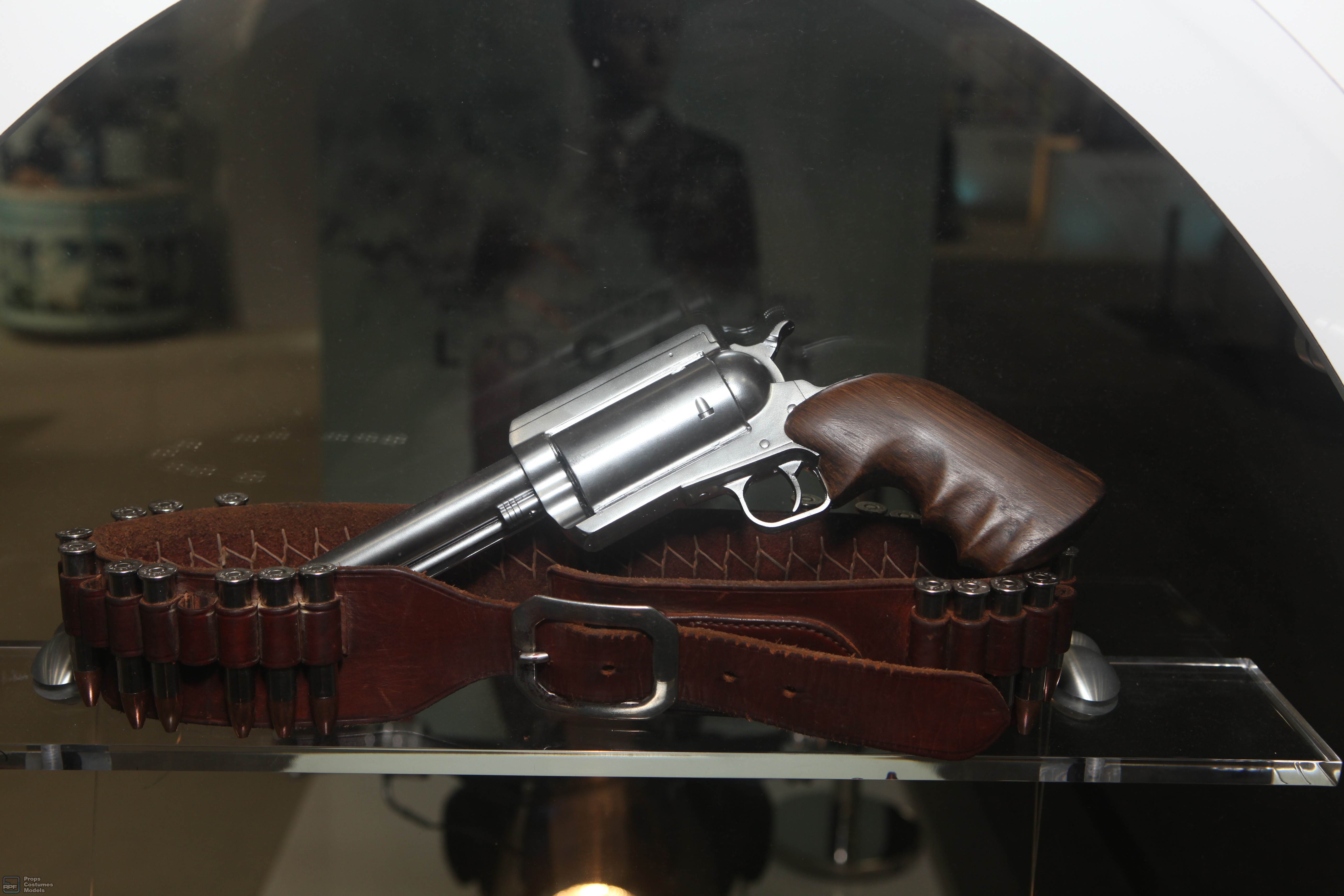 Looper - Pistol and Bullet Belt