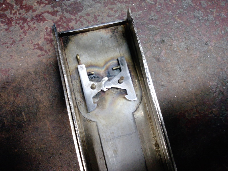 Main locking mechanism without the spring