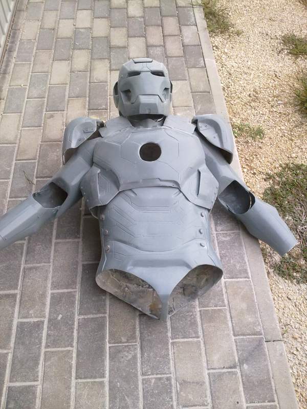mark 8 real armor cosplay  iron man made dany bao 2012 venice it face book profile dany bao (5)