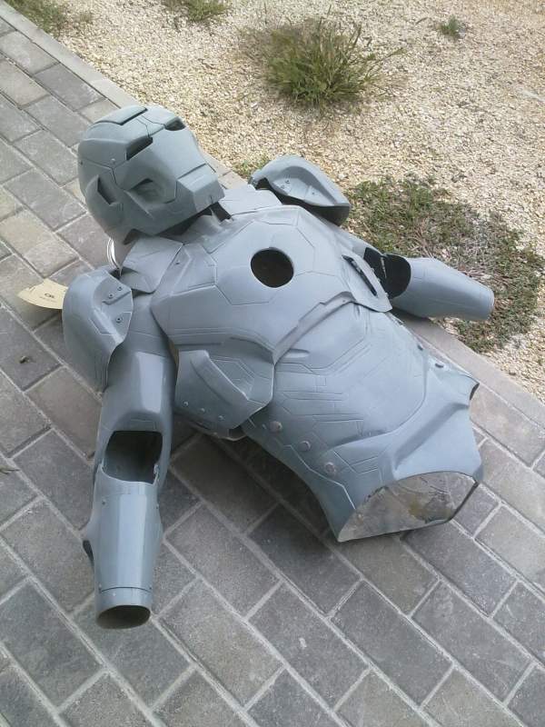 mark 8 real armor cosplay  iron man made dany bao 2012 venice it face book profile dany bao (6)