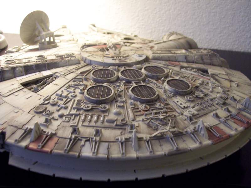 Millennium Falcon back detail