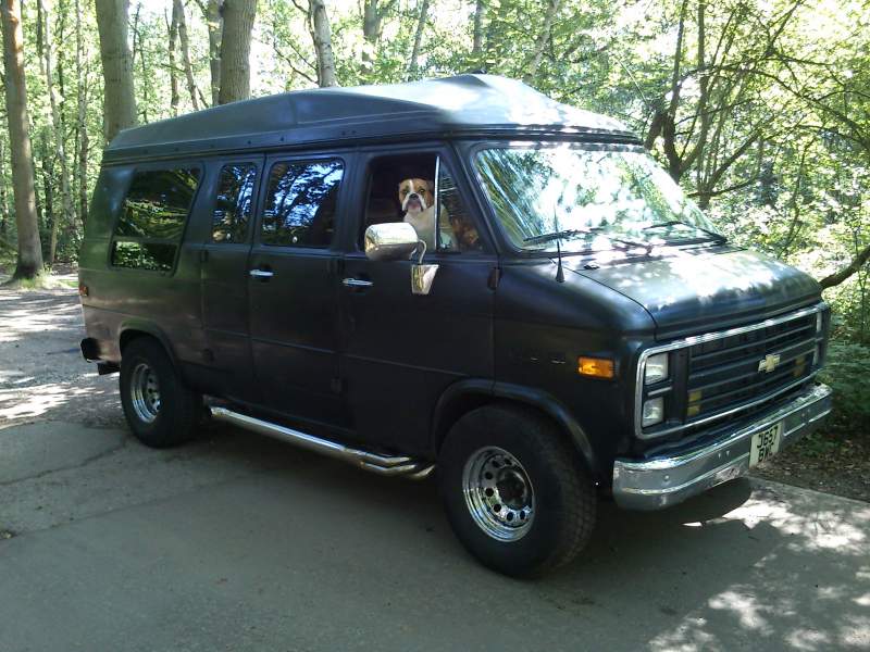 Chevrolet van 6.2 outlet diesel