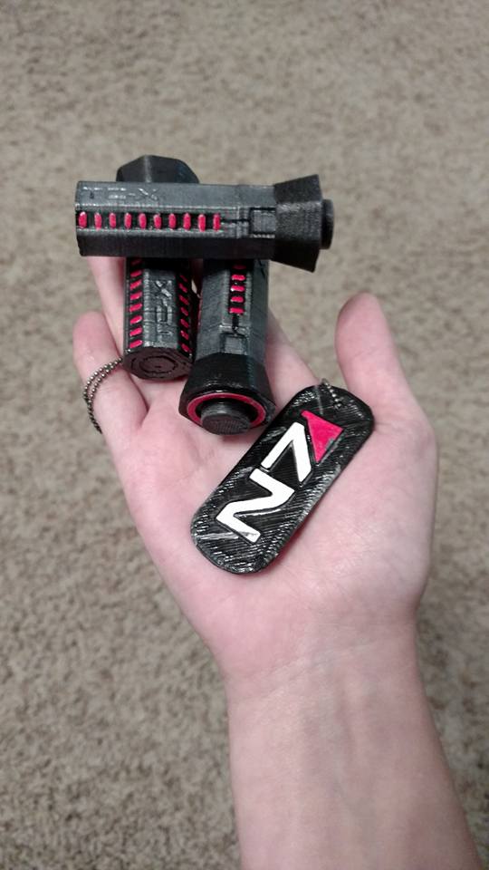 N7 dog tag and thermal clips (clips designed by StarJeff, dog tag... I can't remember, there are multiple versions by different people)