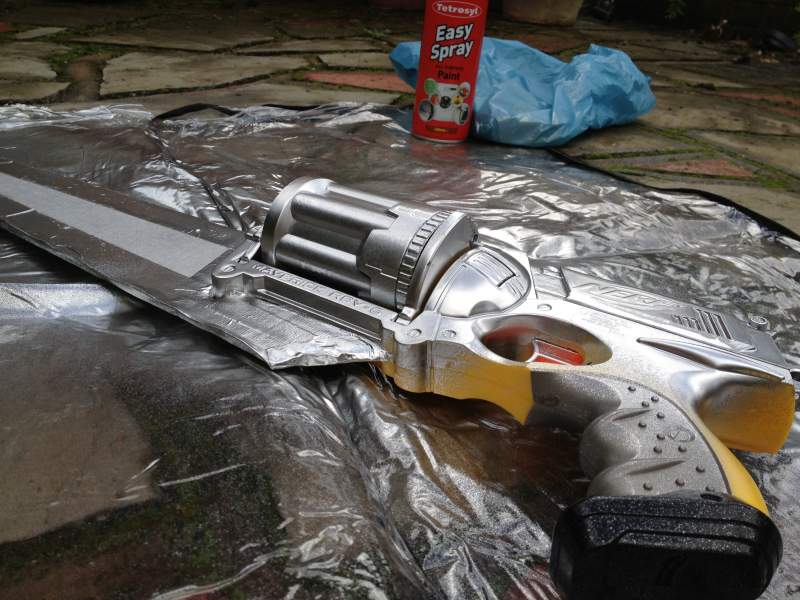 Painting the gunblade!