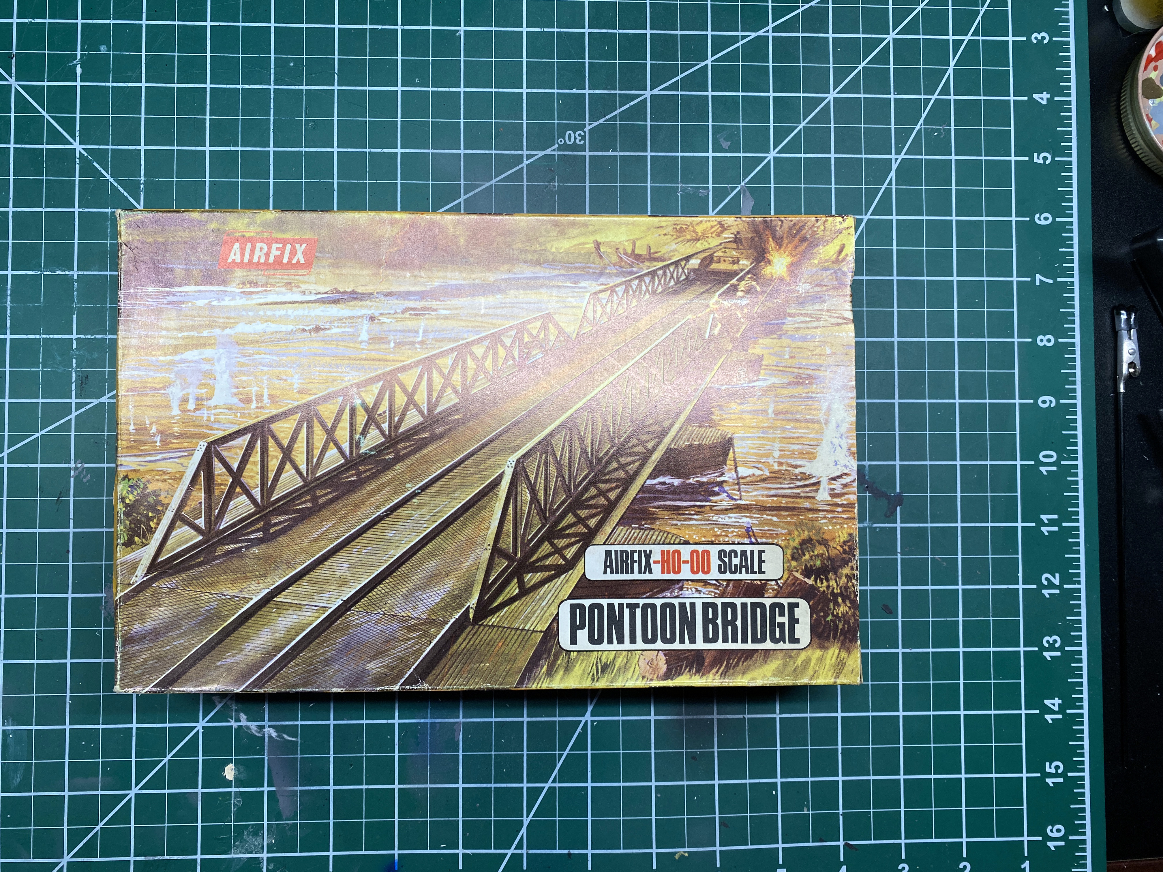 Pontoon box 1.jpg