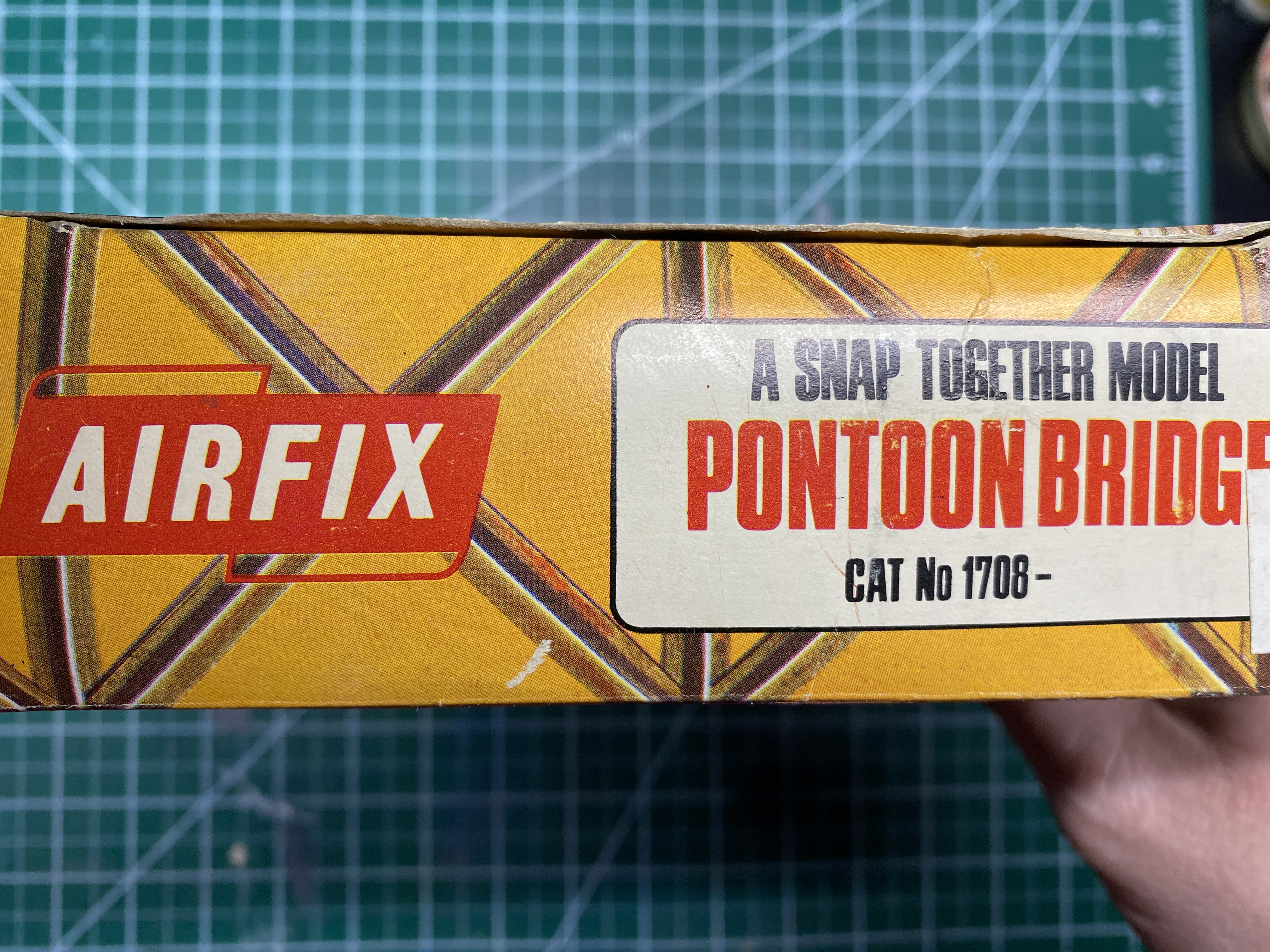 Pontoon box 2.jpg