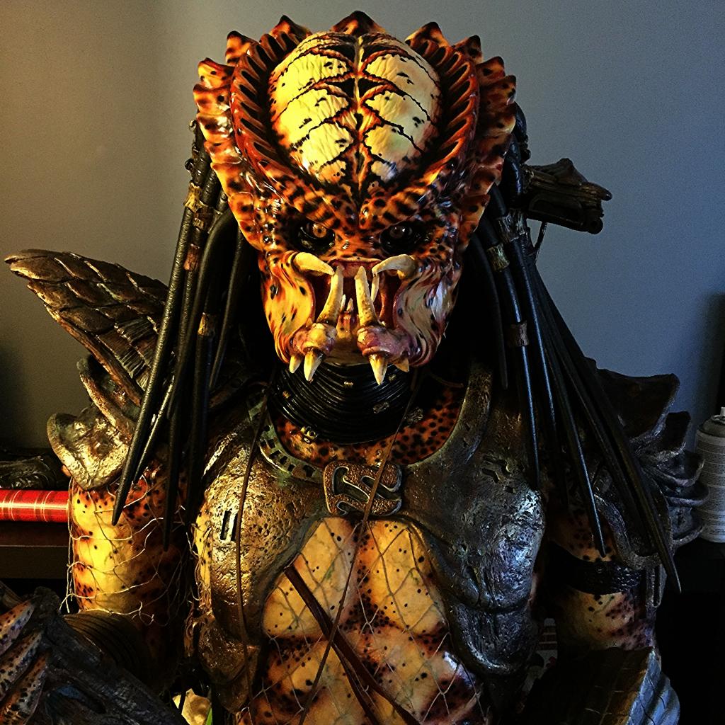 PREDATOR 2 STATUE ( Collaboration work Between Larry Kidd and I )