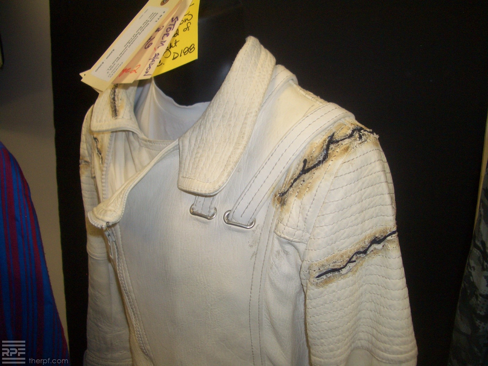 Profiles-Auction-37-Costume-14
