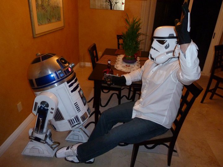 R2 telling Tk-2152 a joke!