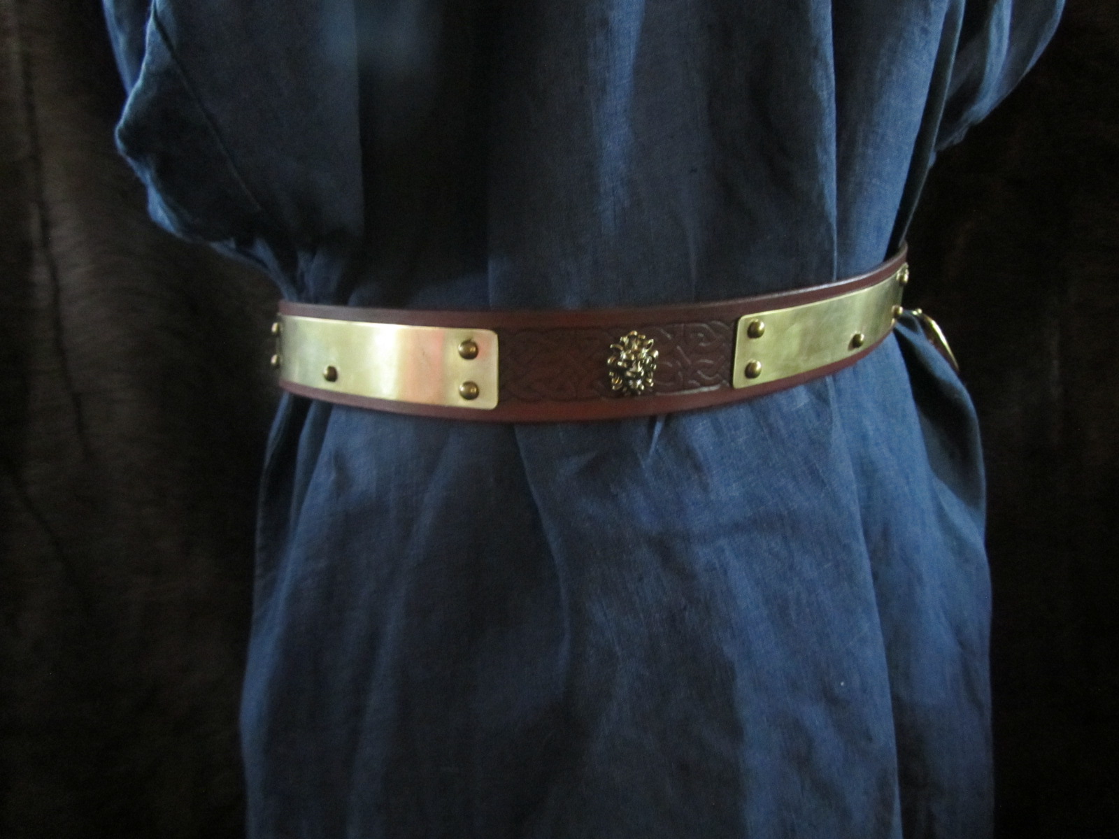 Replica Jaime Lannister Belt.
Not 100% Screen Accurate. I couldnt Find or make the buckle used in the show, nor could I recreate the engraving on the